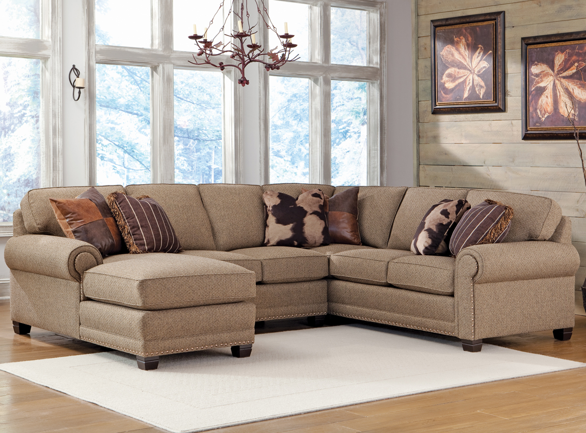 Smith Brothers 393 Sectional in Fabric